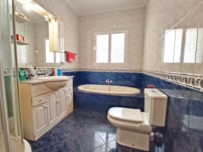 Image No.15-3 Bed Villa for sale