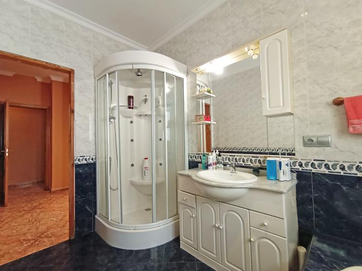 Image No.20-3 Bed Villa for sale