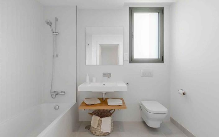 Image No.10-3 Bed Townhouse for sale