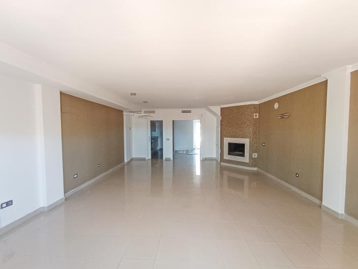 Image No.13-3 Bed Townhouse for sale