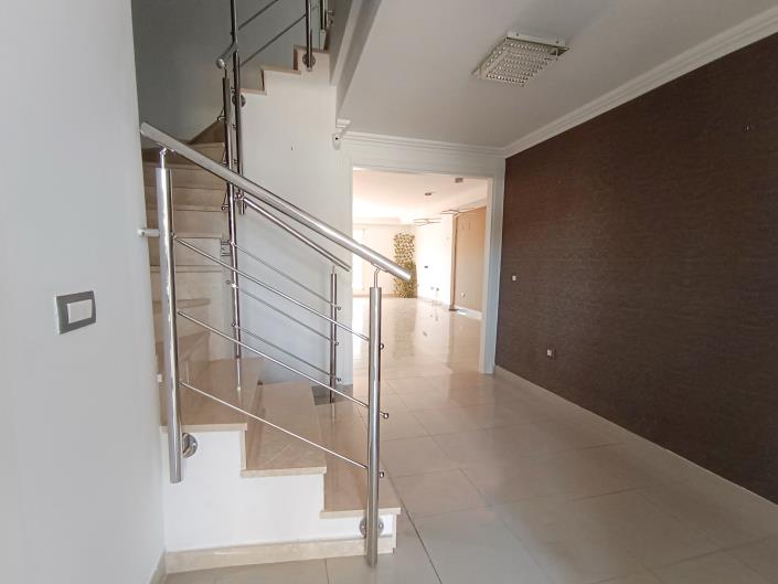 Image No.7-3 Bed Townhouse for sale