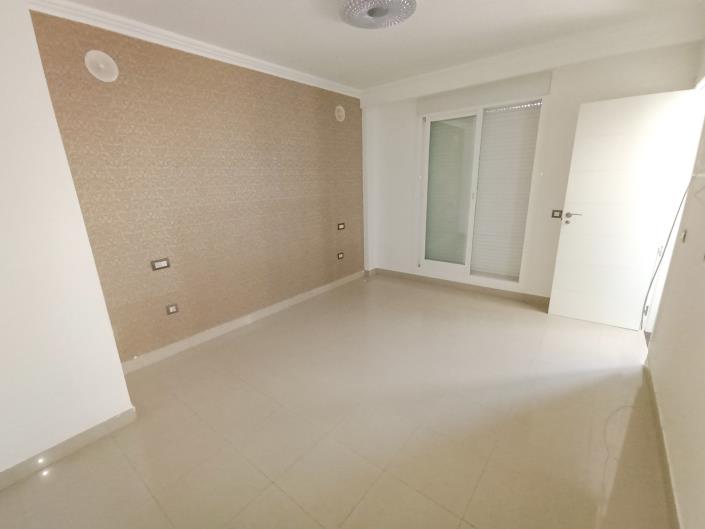 Image No.27-3 Bed Townhouse for sale