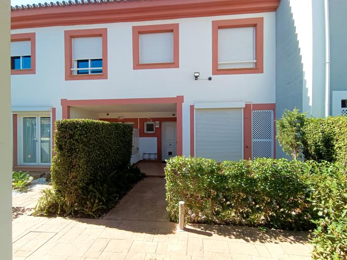 Image No.35-3 Bed Townhouse for sale