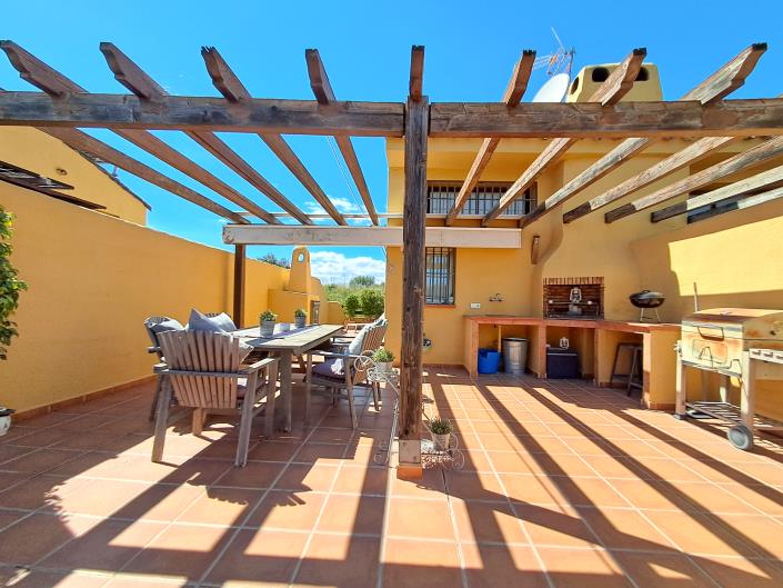 Image No.43-3 Bed Townhouse for sale