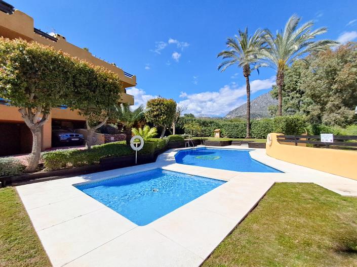 Image No.1-3 Bed Townhouse for sale