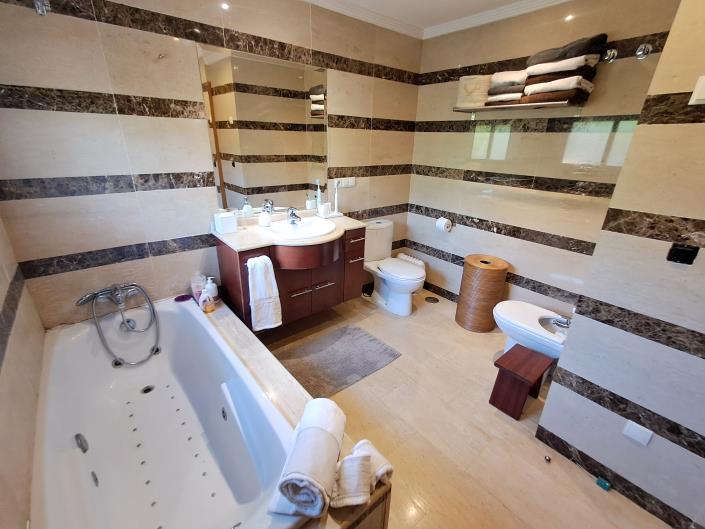 Image No.32-3 Bed Townhouse for sale