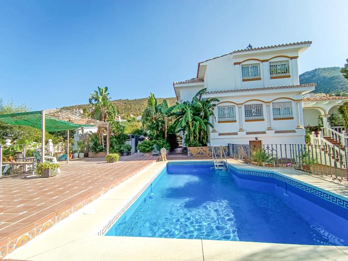 Image No.1-6 Bed Villa / Detached for sale