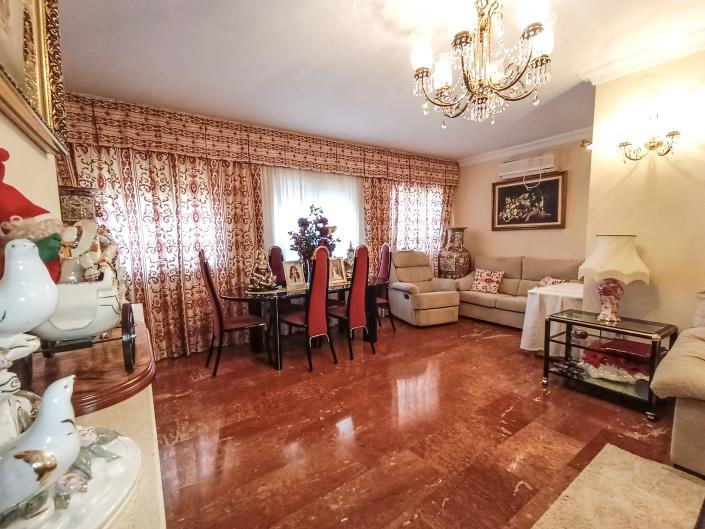 Image No.6-6 Bed Villa / Detached for sale