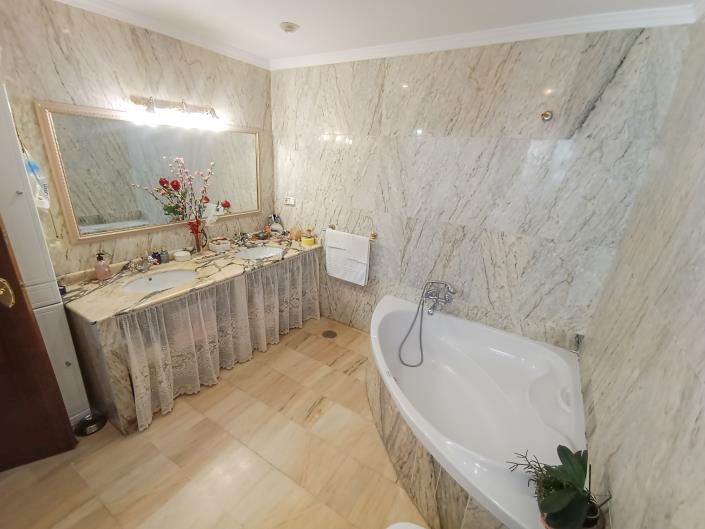 Image No.13-6 Bed Villa / Detached for sale