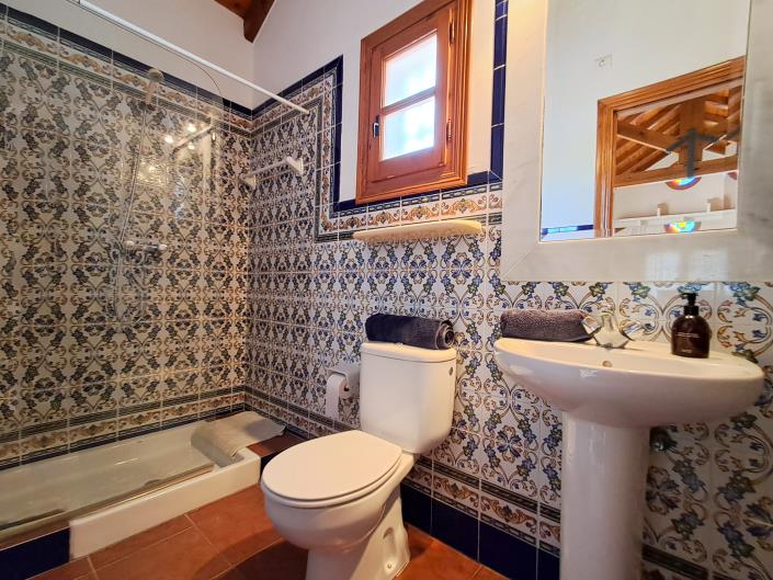 Image No.9-2 Bed House for sale