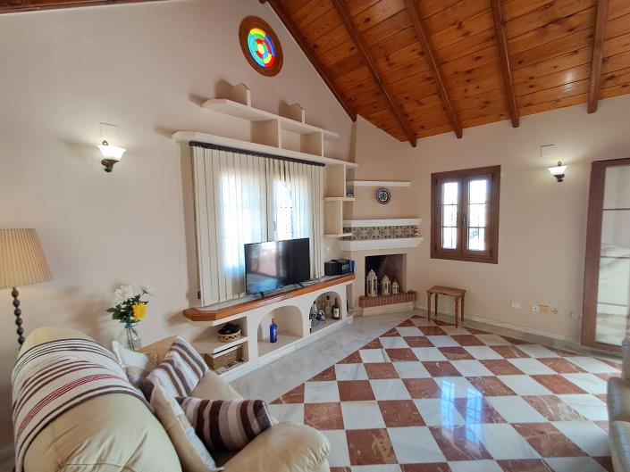 Image No.12-2 Bed House for sale