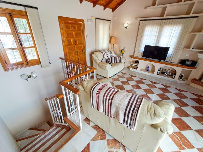 Image No.18-2 Bed House for sale