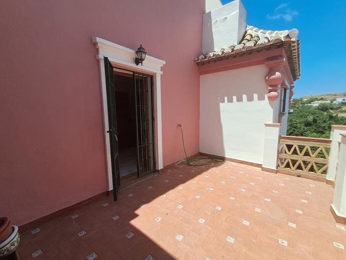 Image No.23-2 Bed House for sale