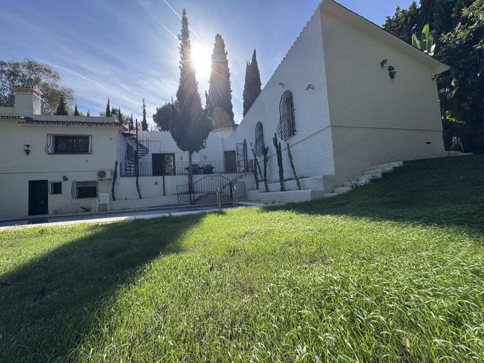 Image No.23-6 Bed Villa / Detached for sale