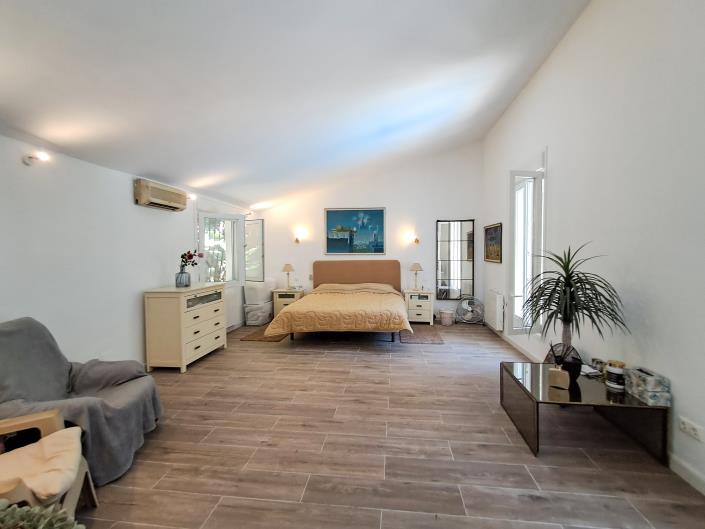 Image No.15-6 Bed Villa / Detached for sale