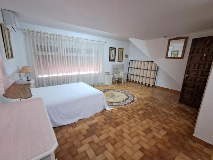 Image No.27-6 Bed Villa / Detached for sale