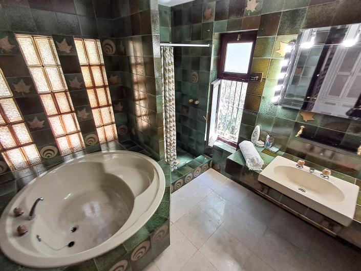 Image No.16-6 Bed Villa / Detached for sale