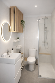 BATHROOM-STAGING