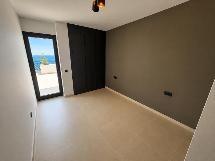 Image No.17-3 Bed Penthouse for sale