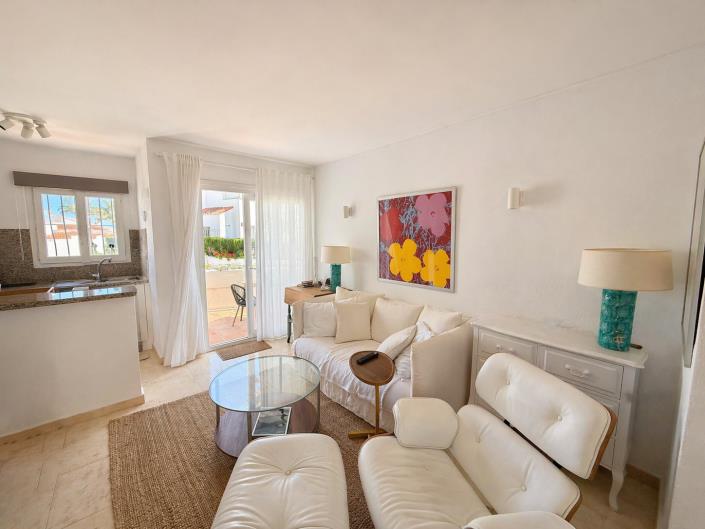 Image No.2-1 Bed Townhouse for sale