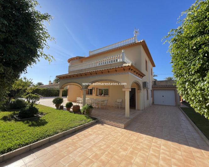 Image No.1-Villa de 7 chambres à vendre à Cabo Roig