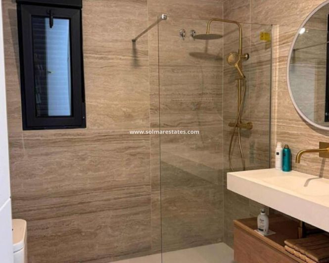 Image No.9-3 Bed House for sale