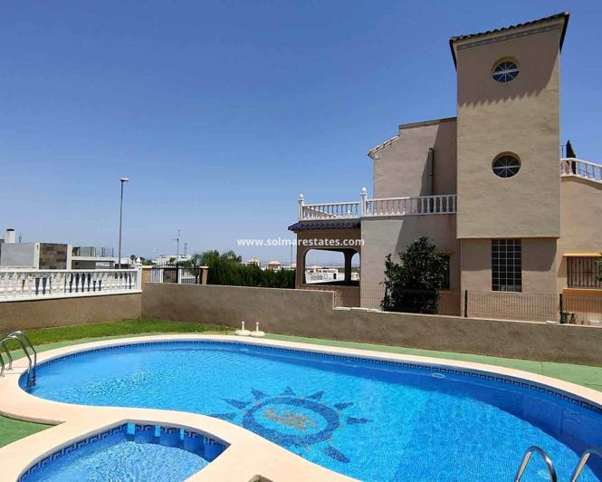 Image No.1-Villa de 3 chambres à vendre à Villamartin