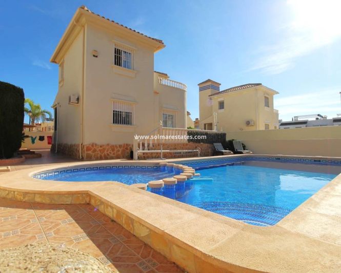 Image No.1-Villa de 5 chambres à vendre à La Zenia