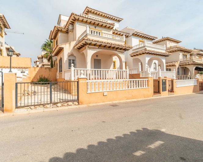 Image No.1-Quad de 2 chambres à vendre à Cabo Roig