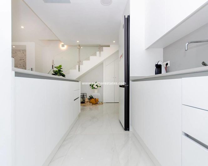 Image No.21-3 Bed Villa for sale