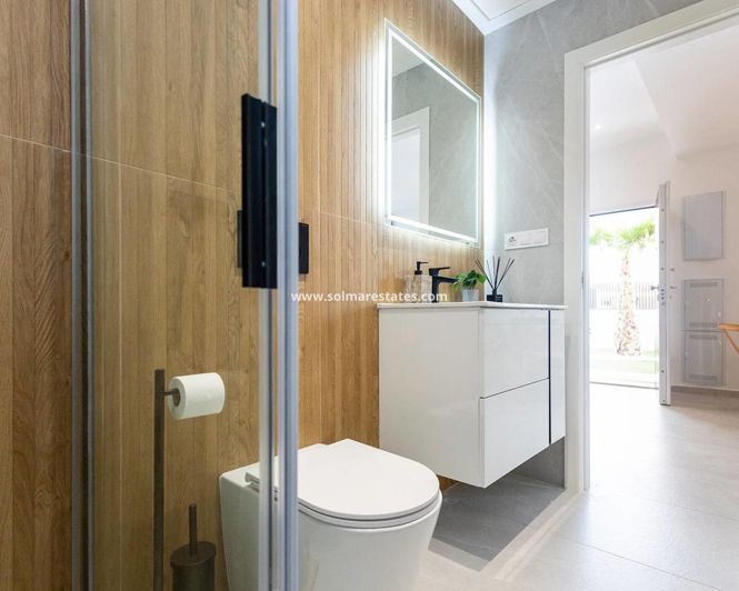 Image No.14-3 Bed Townhouse for sale