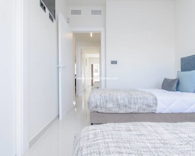 Image No.15-2 Bed Apartment for sale