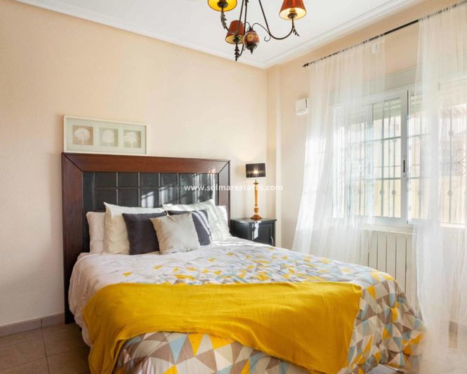 Image No.10-5 Bed Villa for sale