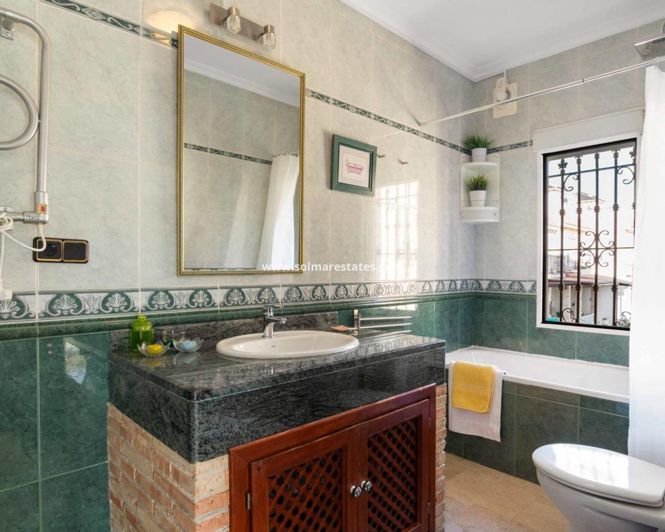 Image No.14-5 Bed Villa for sale