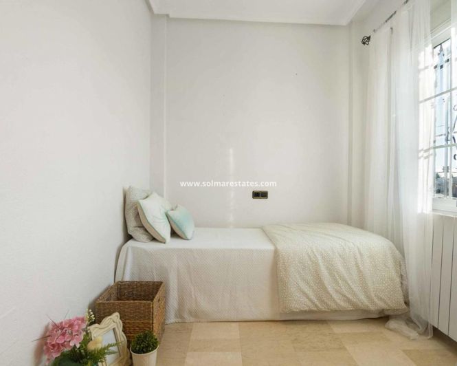 Image No.15-Villa de 5 chambres à vendre à Playa Flamenca