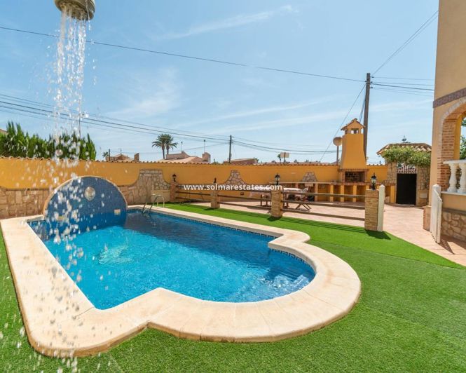 Image No.21-5 Bed Villa for sale