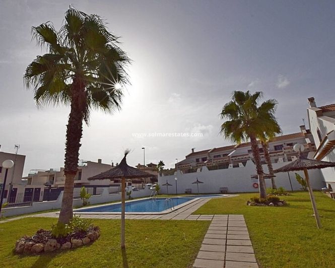 Image No.1-3 Bed Townhouse for sale
