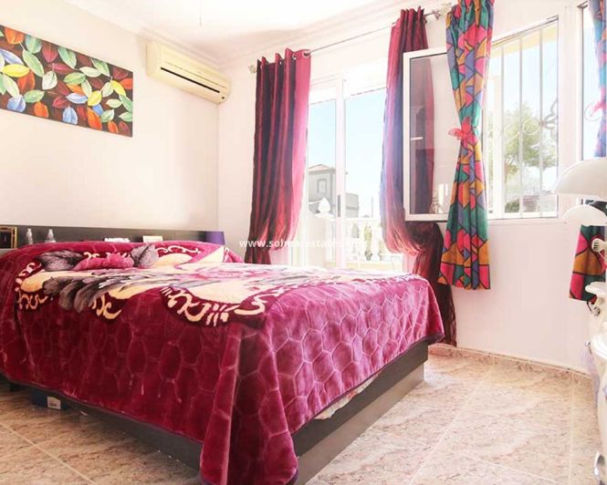 Image No.6-2 Bed House for sale