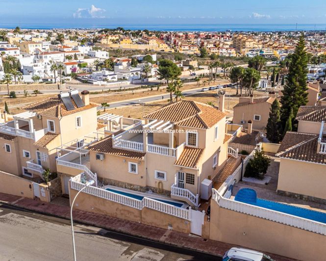 Image No.1-3 Bed Villa for sale