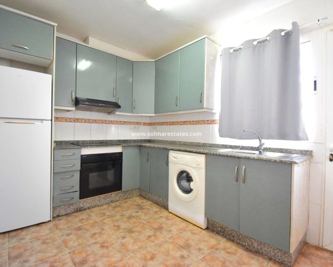 Image No.6-3 Bed House for sale