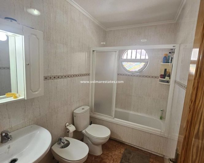 Image No.23-2 Bed Bungalow for sale