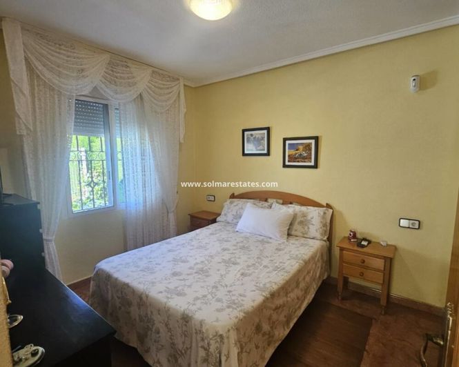 Image No.6-2 Bed Bungalow for sale