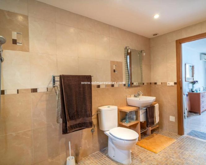 Image No.11-4 Bed Villa for sale