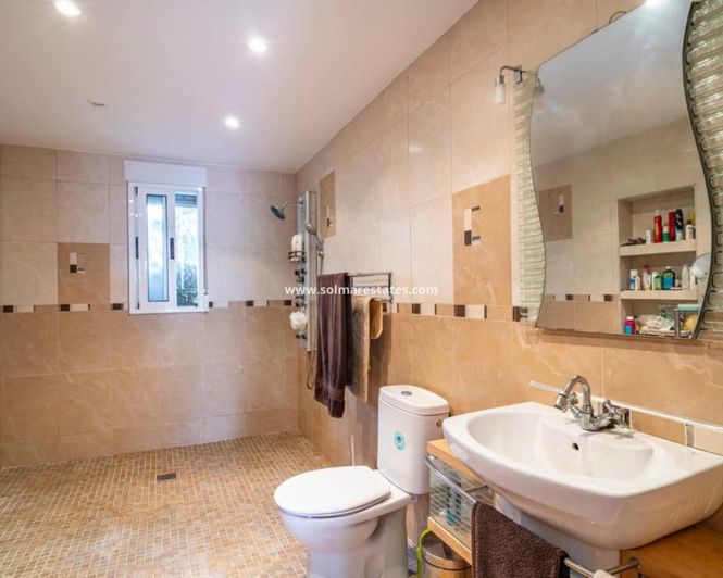 Image No.20-4 Bed Villa for sale