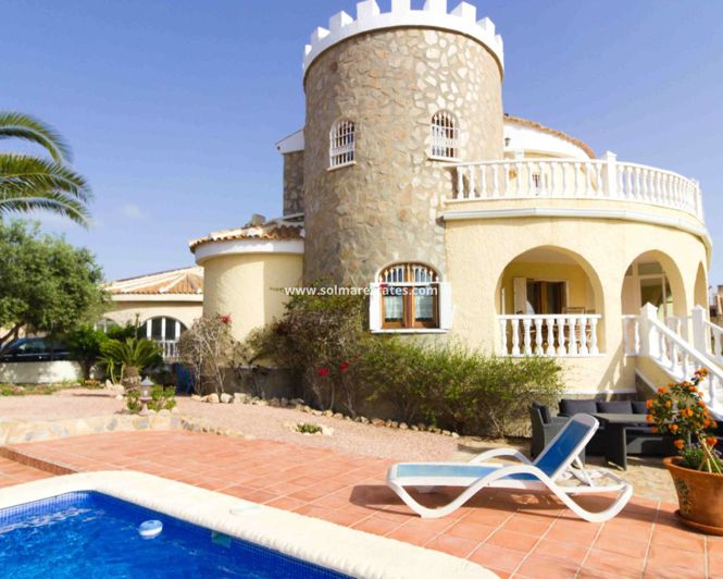 Image No.1-5 Bed Villa for sale