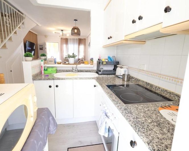 Image No.12-2 Bed Townhouse for sale