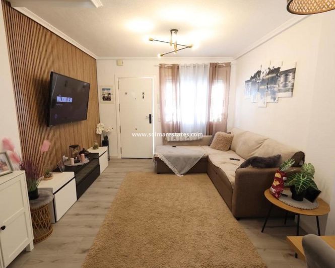 Image No.9-2 Bed Townhouse for sale