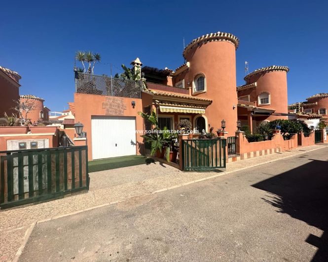 Image No.1-Villa de 3 chambres à vendre à Playa Flamenca