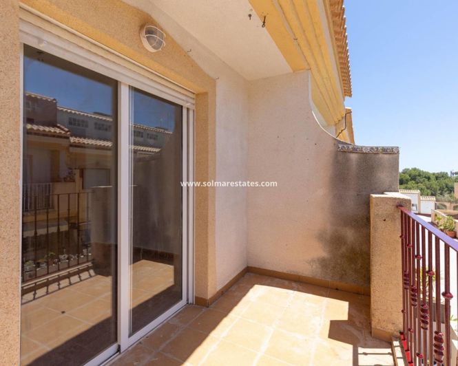 Image No.23-3 Bed Townhouse for sale