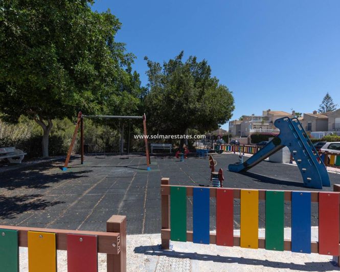 Image No.36-3 Bed Townhouse for sale